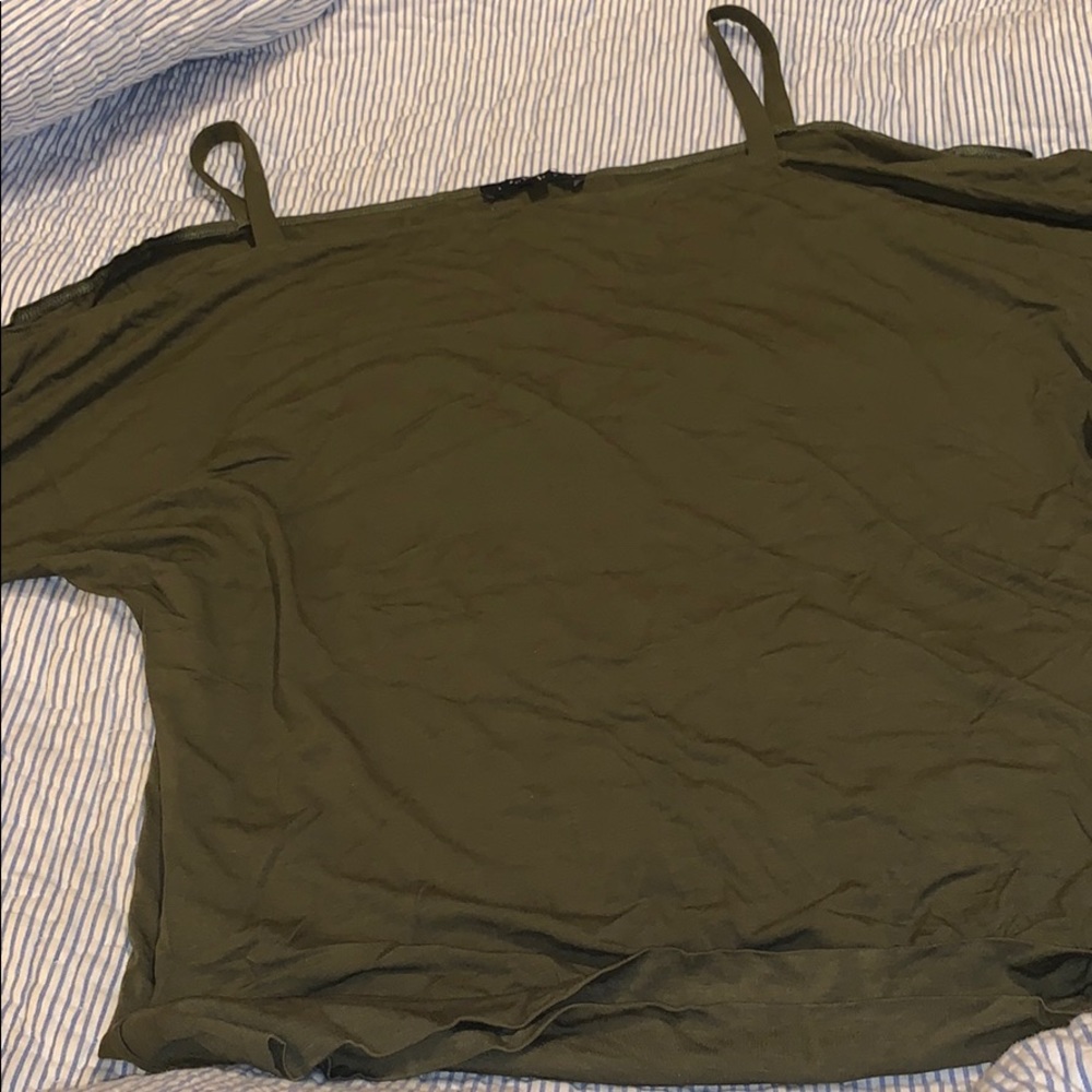 Laundry by Shelli Segal green cold shoulder top